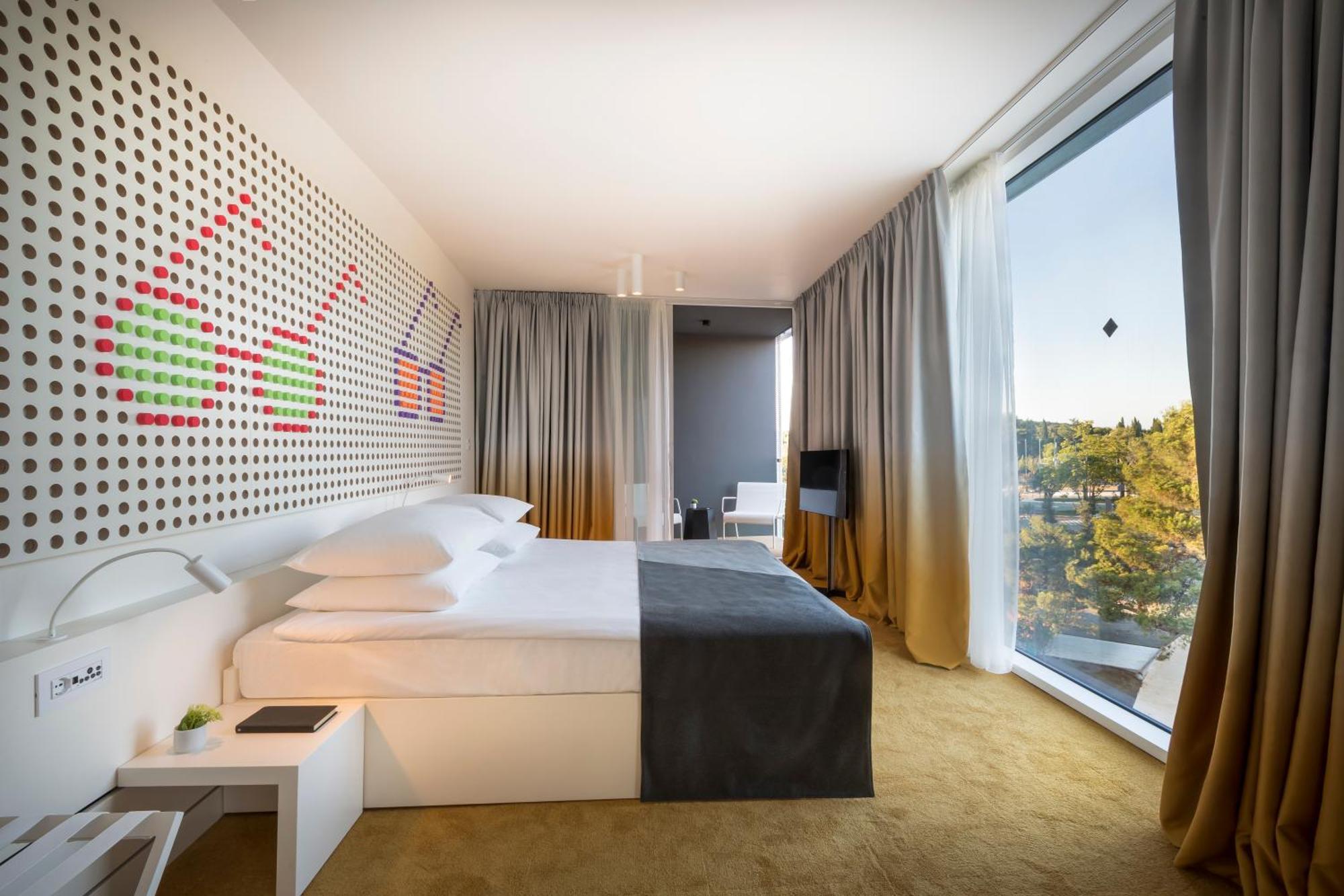 Classic Double Room,1277156749:JPEG